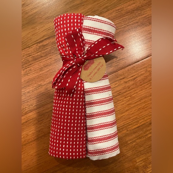 ❤️ Mud Pie ❤️ NWT ❤️ Double Christmas Oven Mitt & Towel Set, Spreading Cheer - Picture 13 of 15